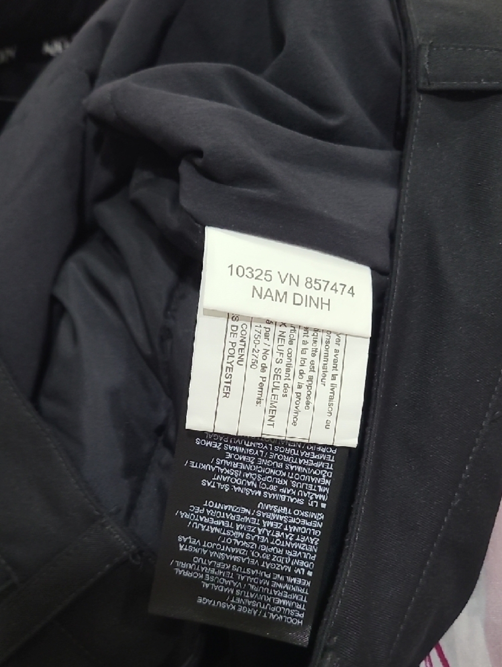 Burton Black Women's Cargo Snow Pants - Picture 14 of 16